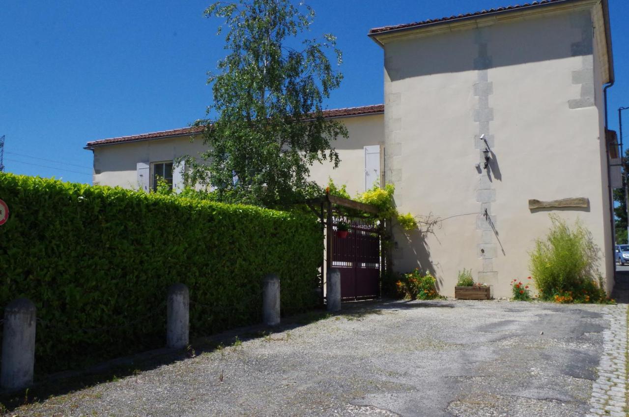 Maison D'Hotes Le Cadran Solaire Courcelles  Dış mekan fotoğraf