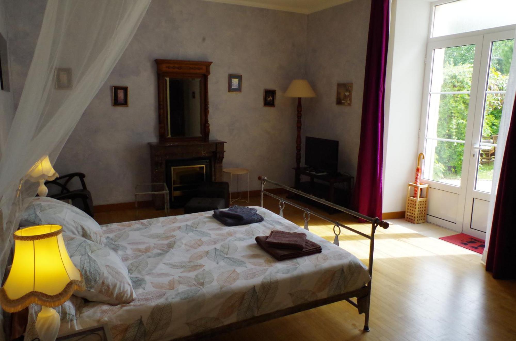 Maison D'Hotes Le Cadran Solaire Courcelles  Dış mekan fotoğraf